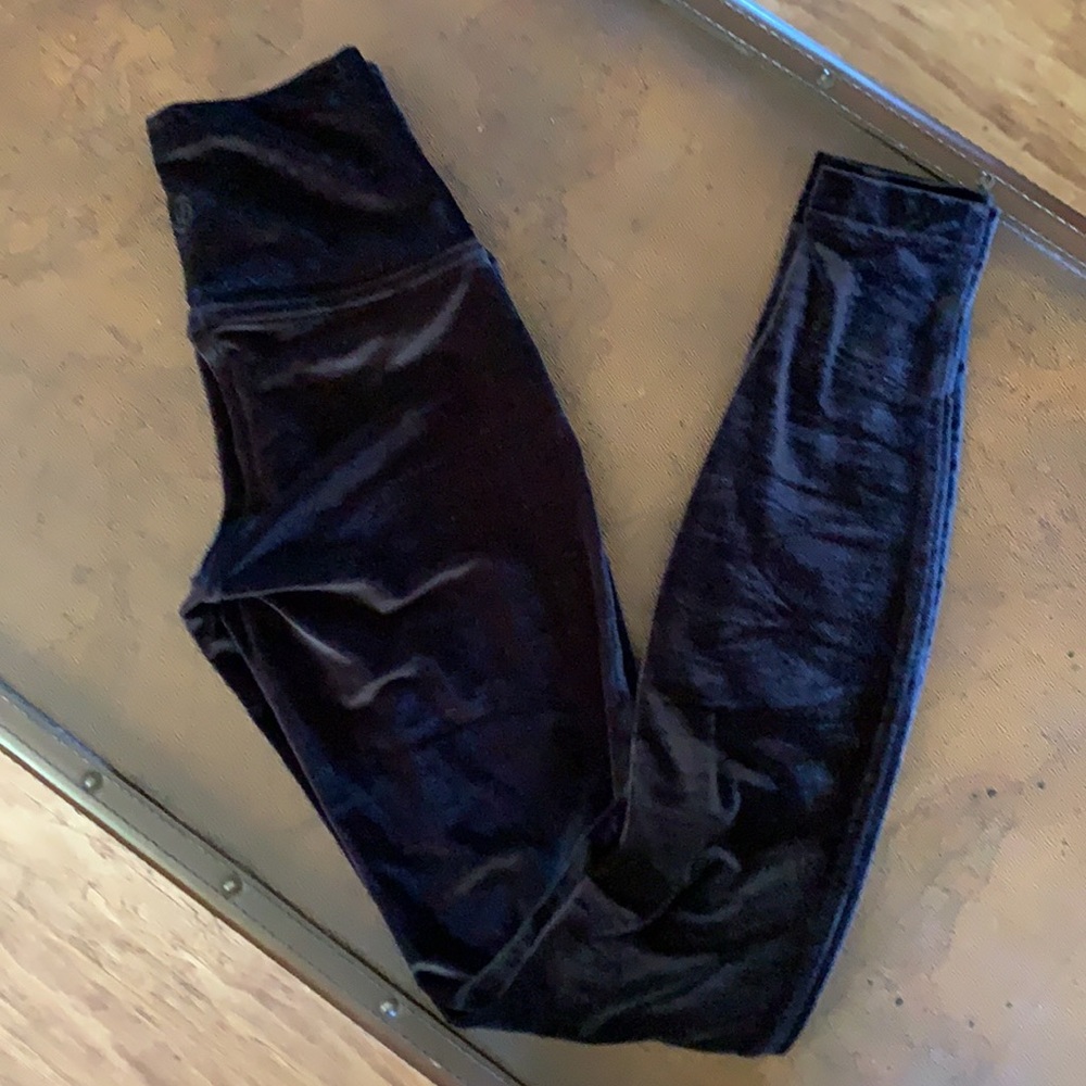 COPY - Lululemon black velvet HR leggings. SZ:  2